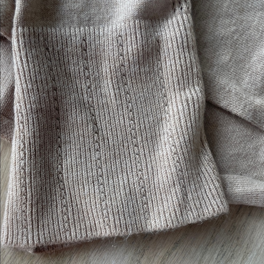 🫶 White House Black Market Soft Beige Cowl Neck Sweater - Picture 5 of 11